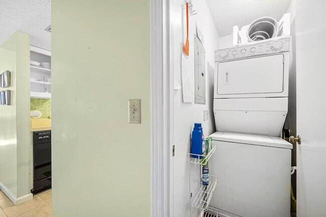 Building Photo - 880-A1A A1A Beach Blvd