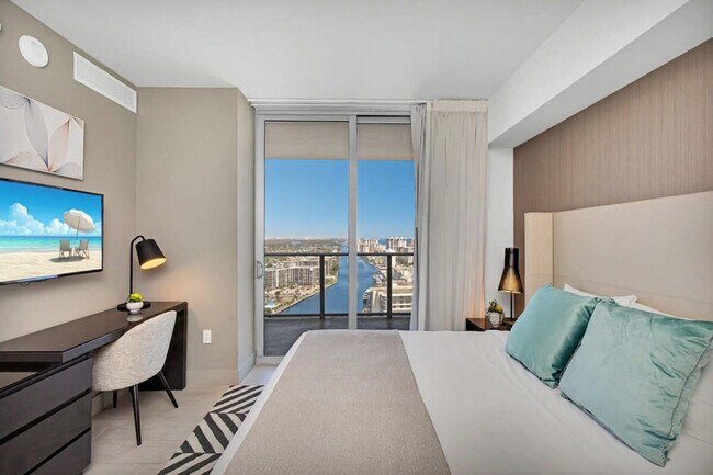 Building Photo - 4010 S Ocean Dr
