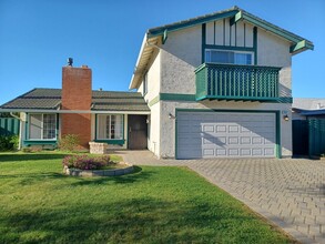 Building Photo - $500 OFF FIRST MONTH'S RENT!!!  BEAUTIFUL TWO LEVEL 3BD/3BA HOME AVAILABLE IN NEWARK, CA !!!!!!