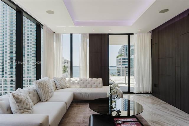 Building Photo - 1010 Brickell Ave