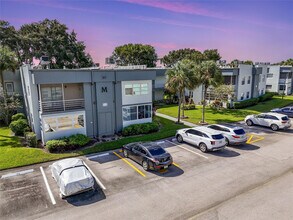 Building Photo - 580 Normandy Ln