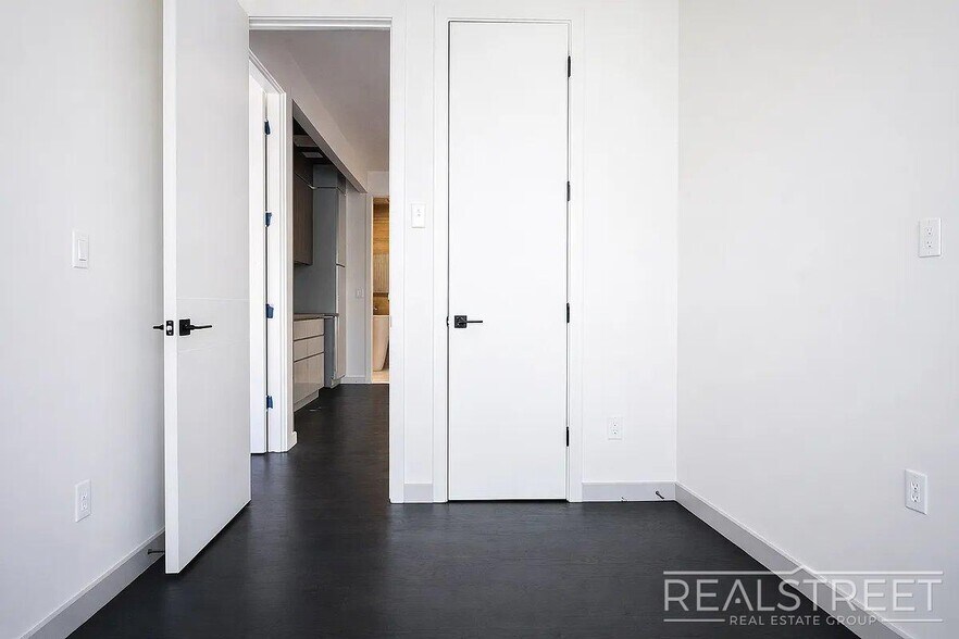 Building Photo - Winthrop St