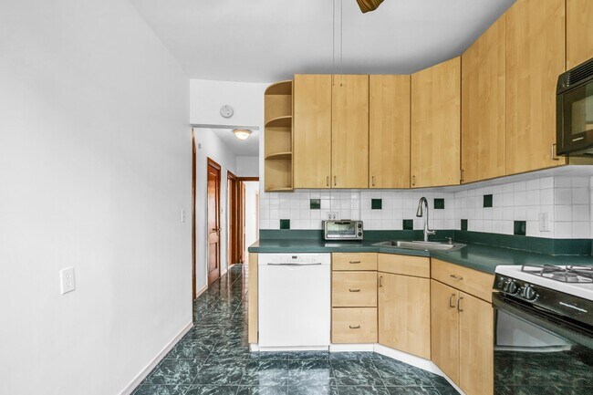 Building Photo - 1012 74th St