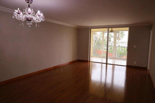 Building Photo - 14623 Bonaire Blvd