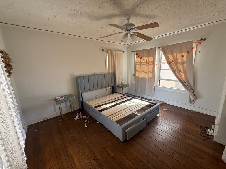 Building Photo - 731 Cochran Ave