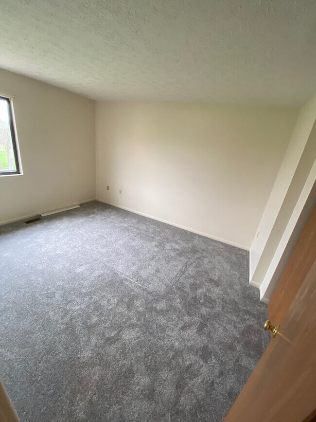 Building Photo - 813 Trustway Ct