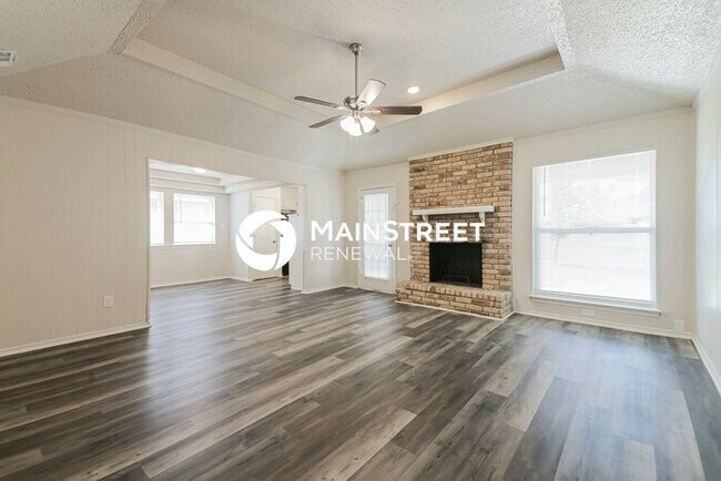 Building Photo - 4 Bedroom Pet-Friendly Home in Rowlett, TX with Main Street Renewal