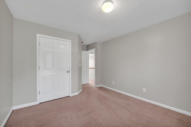 Building Photo - 701 Courageous Ct
