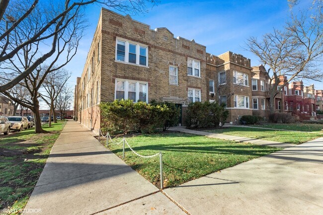 Primary Photo - 3400 N Harding Ave