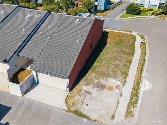 Building Photo - 9368 N 15th St