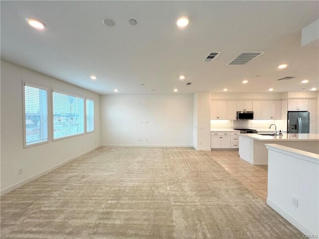 Building Photo - 1645 W Lincoln Ave