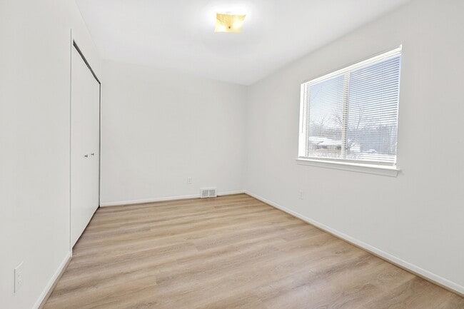 Building Photo - 38198 Hixford Pl