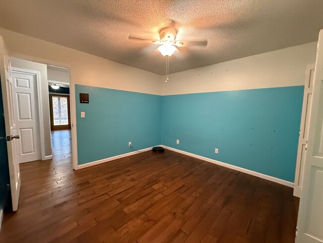 Building Photo - 3 Bedroom 2 Bathroom Home in Kingsport, TN