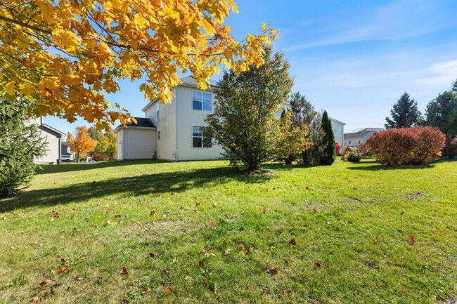 Building Photo - 9 Lake Plumleigh Ct