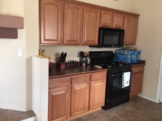 Building Photo - 3 Bedroom, 2 Bathroom Home near Unser & La...