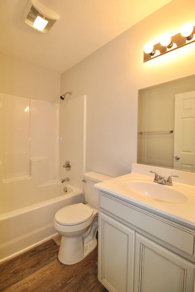 Building Photo - 3015 Locust Grv Ct