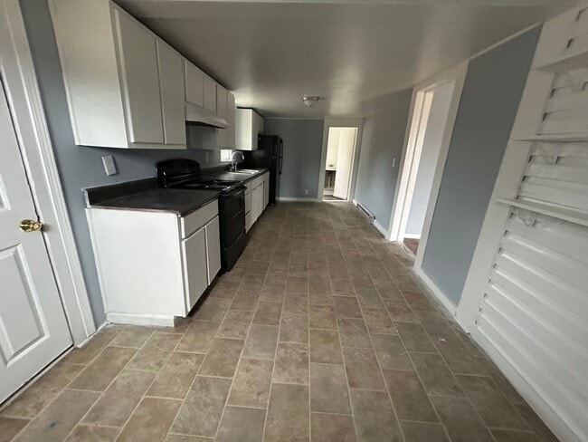 Building Photo - 1028 S Arendell Ave