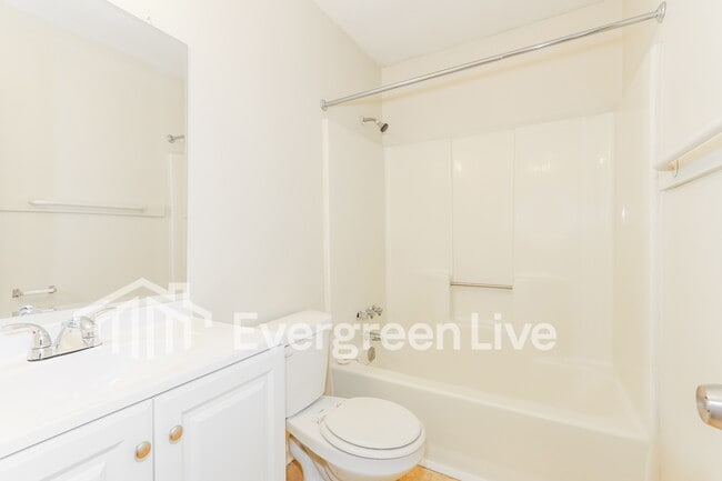 Building Photo - 3638 Pebble Creek Dr