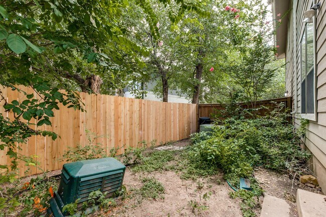 Building Photo - 6126 S Jolie Ct