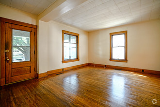 Hardwood Floors in Living Room - 911 N Cooper St