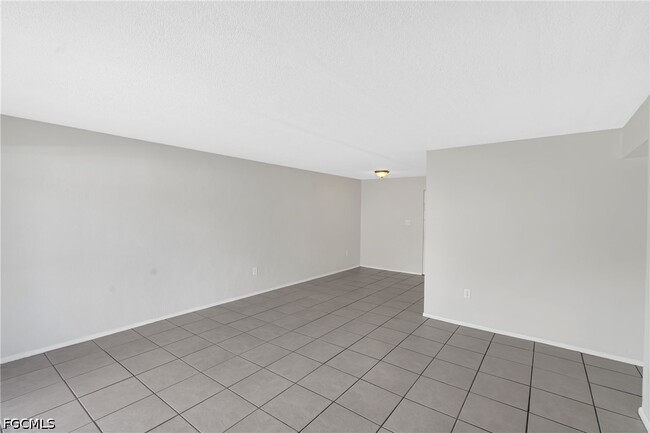Building Photo - 1830 Maravilla Ave