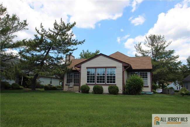 Building Photo - 25 Bedfordshire Dr