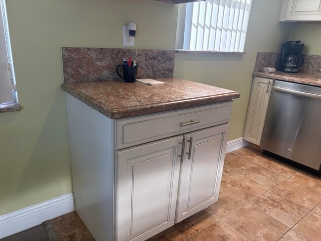 Building Photo - 154 Preston Way