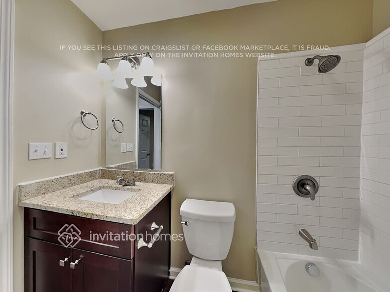 Building Photo - 300 1st St