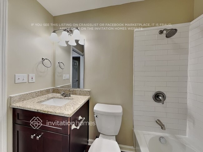 Building Photo - 300 1st St