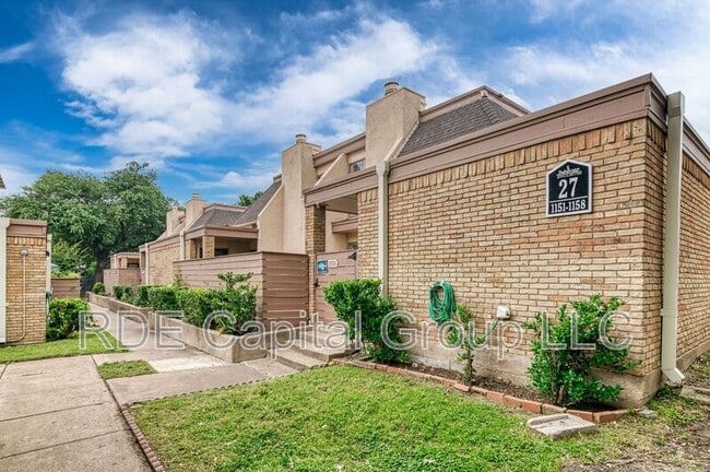 Building Photo - 3121 Park Ln