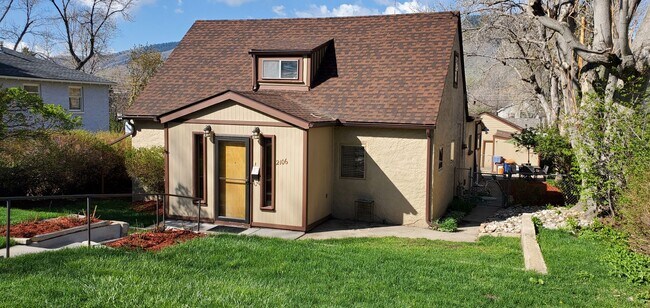 Building Photo - Charming 4-bedroom in Golden