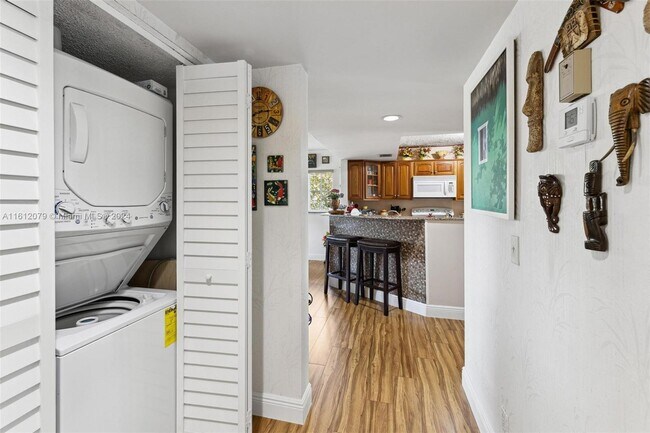 Building Photo - 900 SW 125th Way