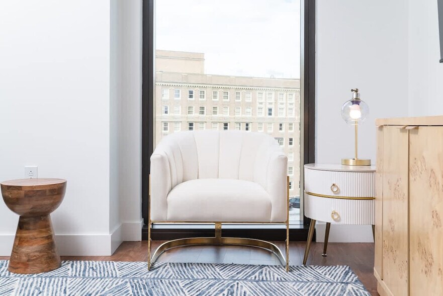 Building Photo - 212 Stuart St