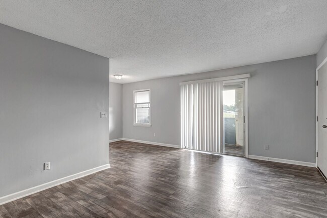 Building Photo - Recently Renovated Units in Decatur, AL