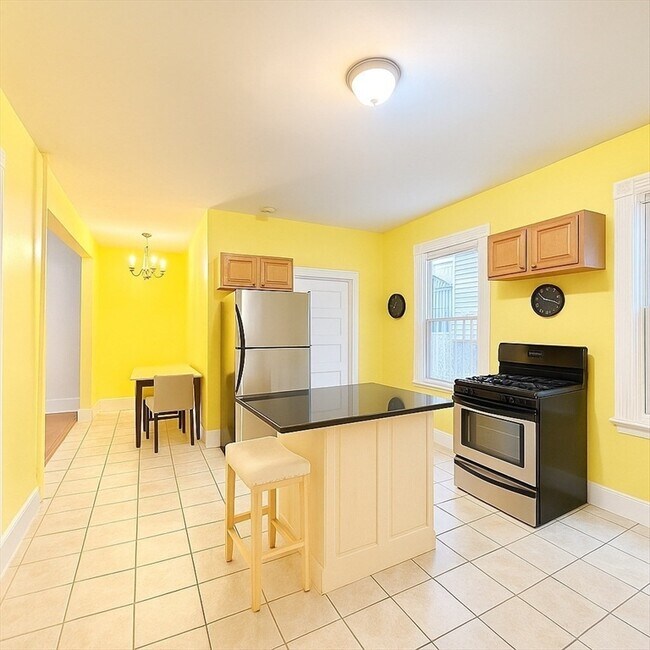 Primary Photo - 10 Bucknam St