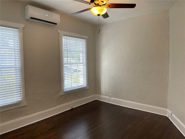 Building Photo - 2305 W Texas Ave
