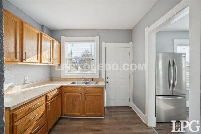 Building Photo - 1012 Idaho St