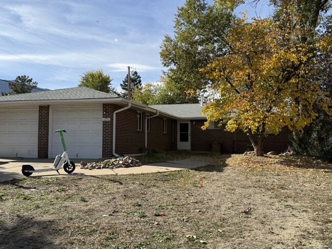 Building Photo - 1205 E Ridge Ave