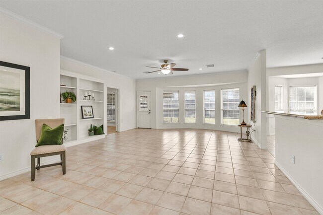 Building Photo - 147 April Waters Dr W