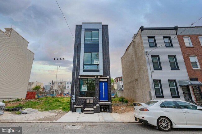 Building Photo - 2550 N Howard St