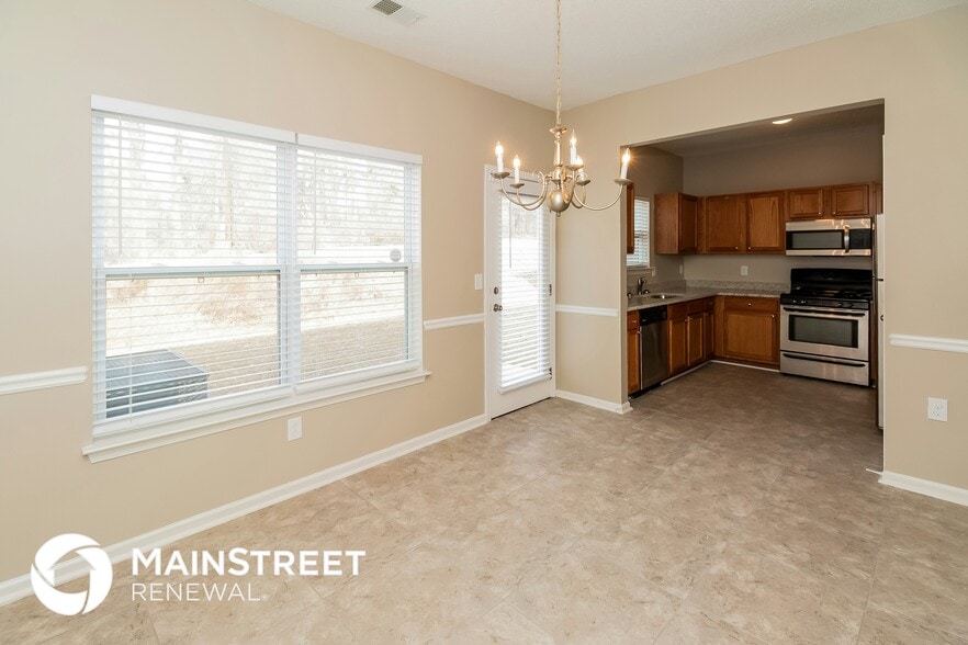 Building Photo - 2413 Hackamore Dr