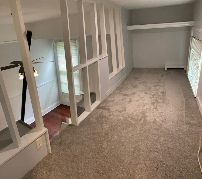 Building Photo - 2333 Magazine St