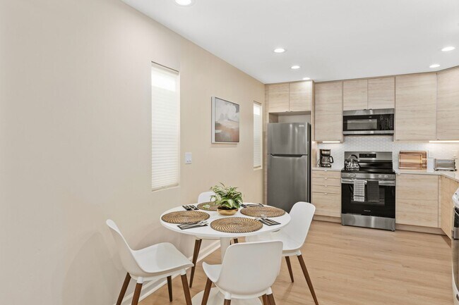 Building Photo - New built and fully furnished 2 bed 2. 5 baths in Point Loma