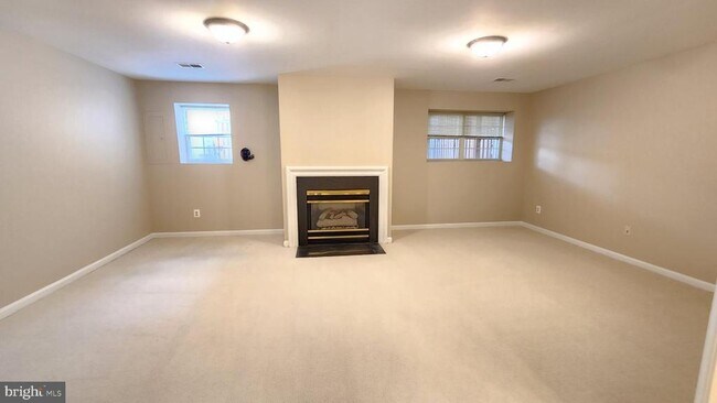 Building Photo - 14773 Truitt Farm Dr