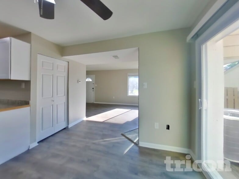 Building Photo - 13032 Thyme Ct