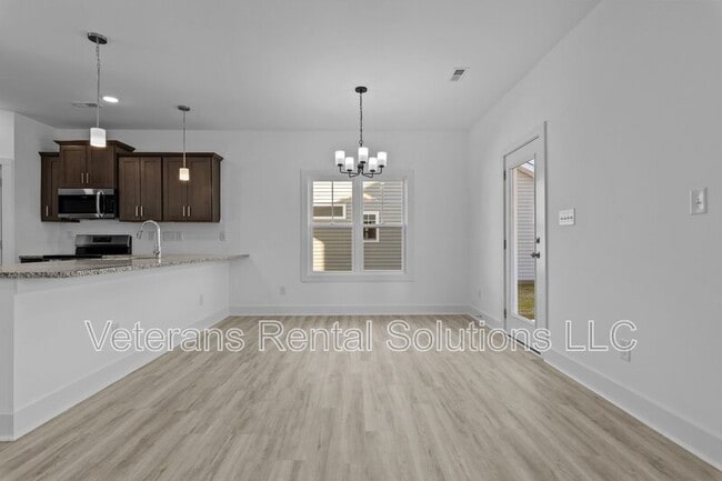 Building Photo - 136 Bourbon St