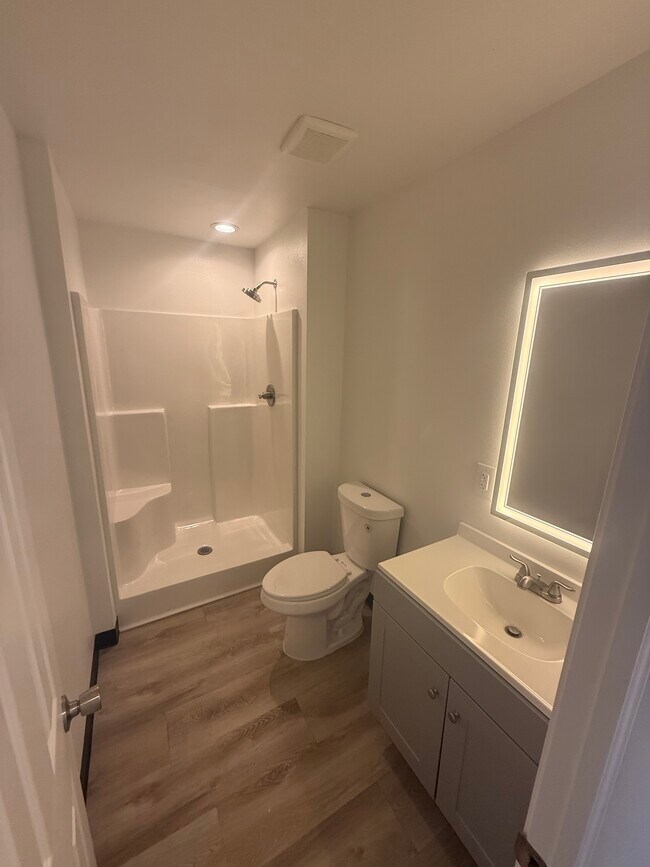 Building Photo - Woodsdale Apartments Holiday Island