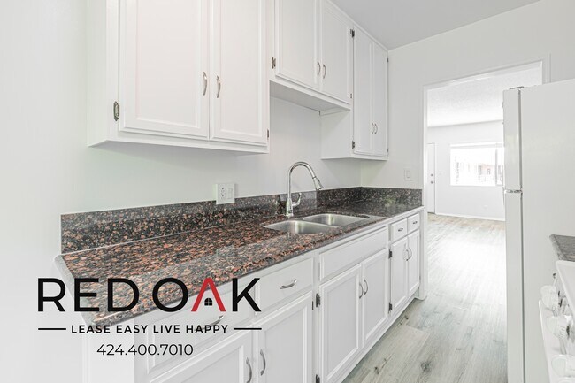 Building Photo - 1726 W 146th St