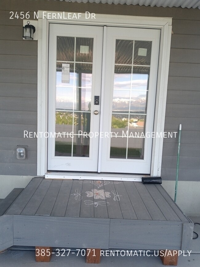 Primary Photo - 2456 N Fernleaf Dr