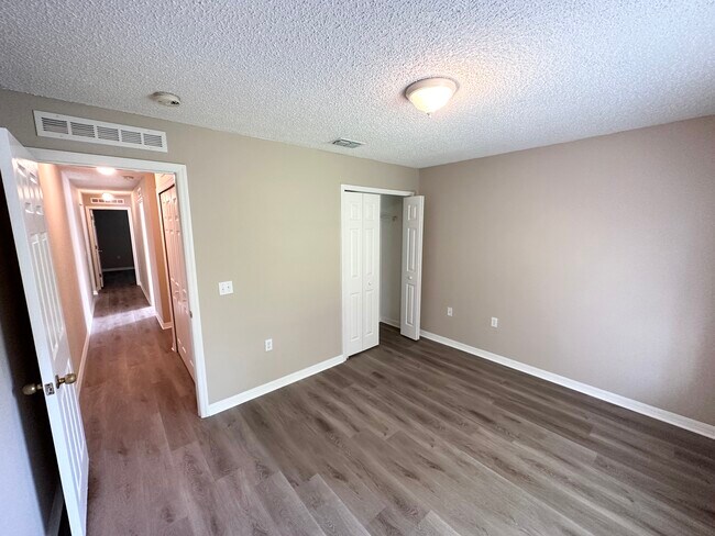 Building Photo - 71 Reidsville Dr